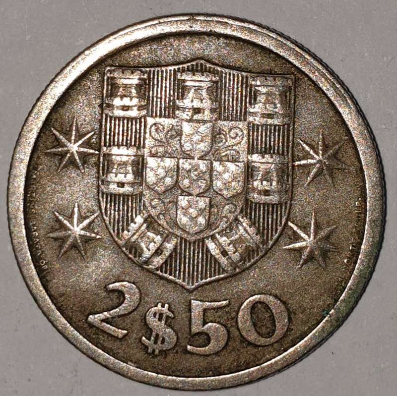 1975 - 2.5 ESCUDOS - 2$50 - 2 1/2 - PORTUGAL - PORTUGUESA - KM#590 - COPPER-NICKEL - PORTUGUESE